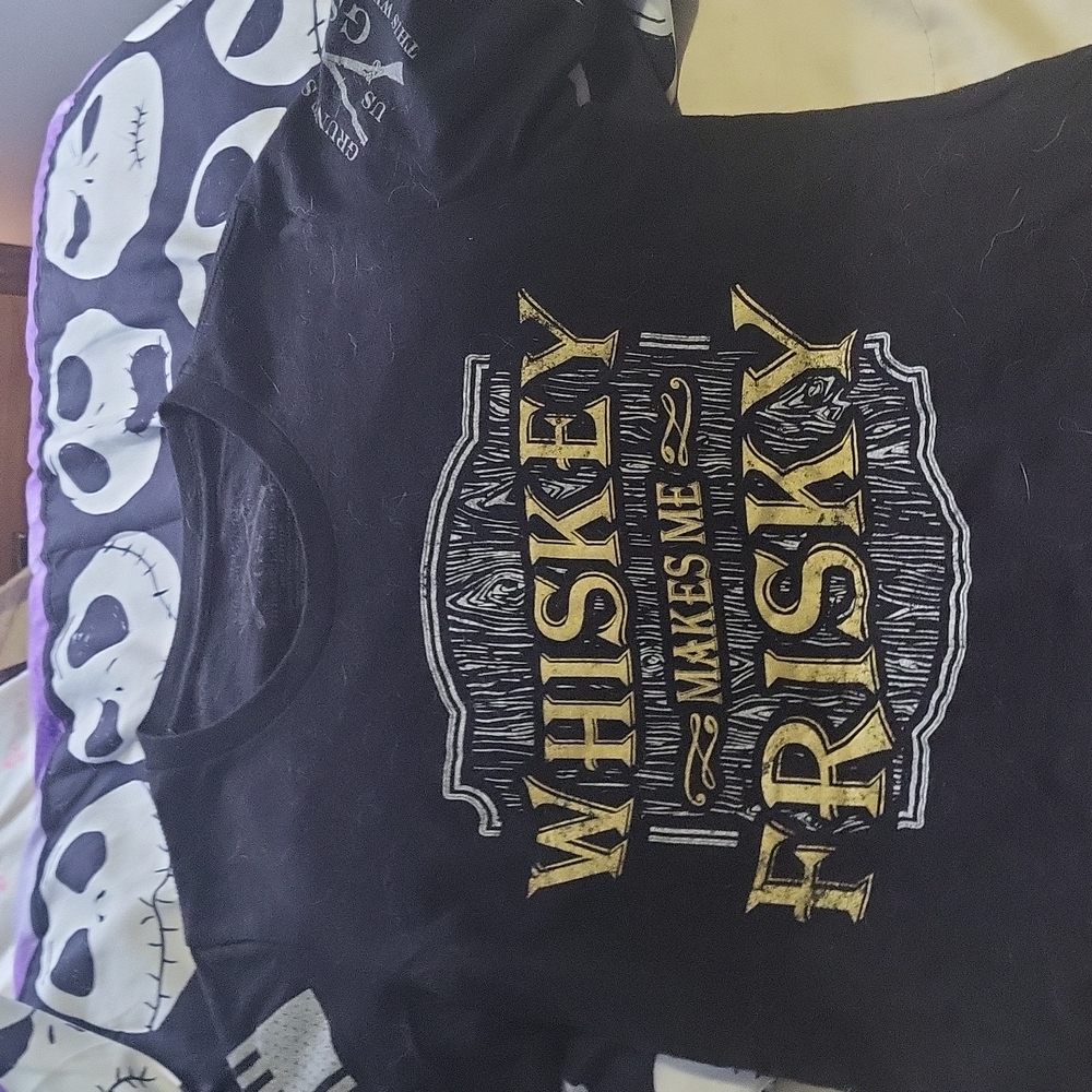 Whiskey Makes Me Frisky Grunt Style T-shirt
